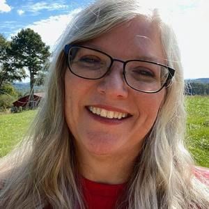 Meet your Posher, April